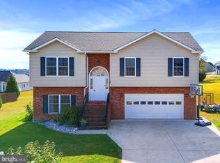 62 Redhaven Dr, Romney, WV 26757