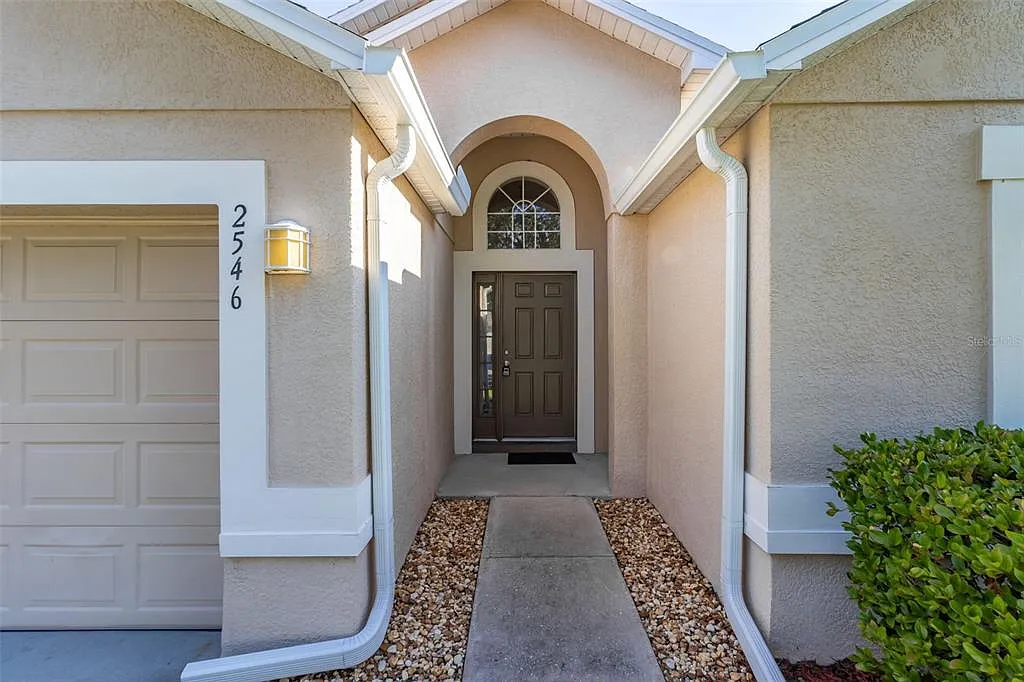 Building Photo - 2546 Crown Ridge Cir