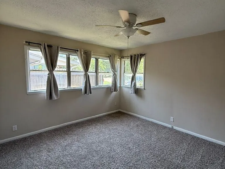 1273 S Pioneer Dr — Photo 10