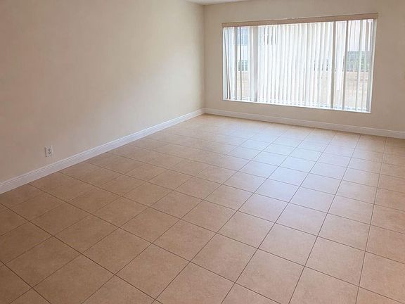 3rd image of 7910 Taft Street #109