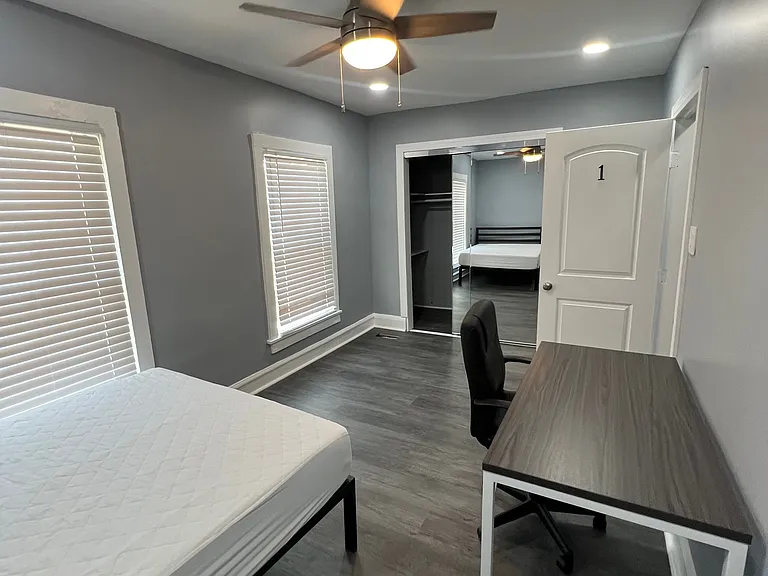 205 Ashworth Pl #1 — Photo 20