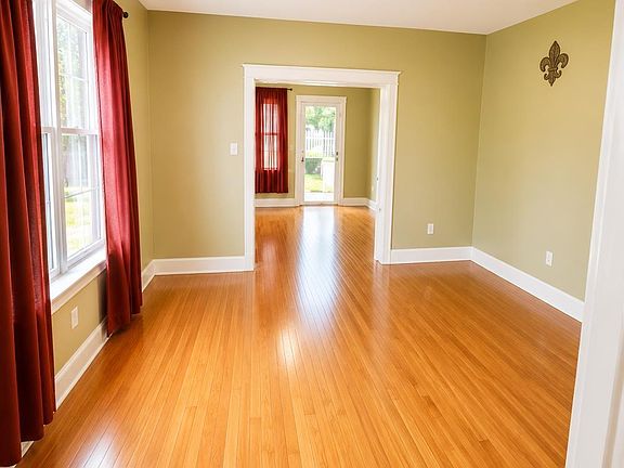 5th image of 2764 Dalton St