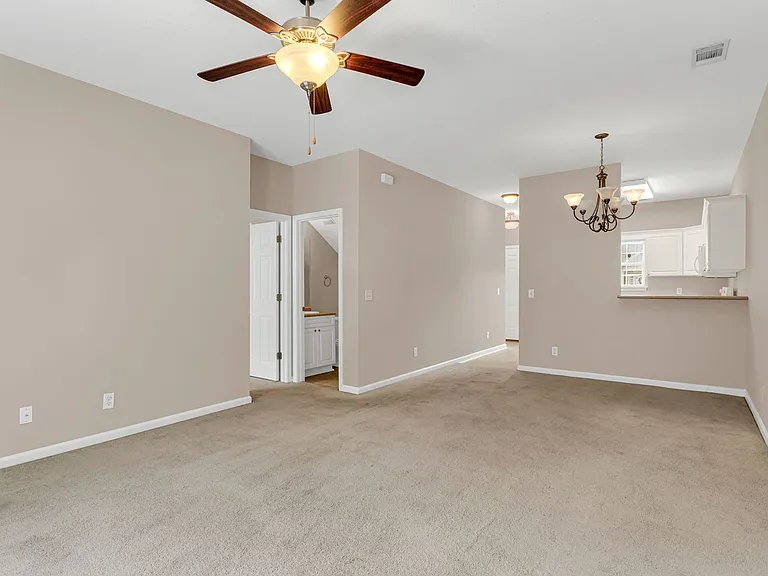 13 Cypress Ln — Photo 10