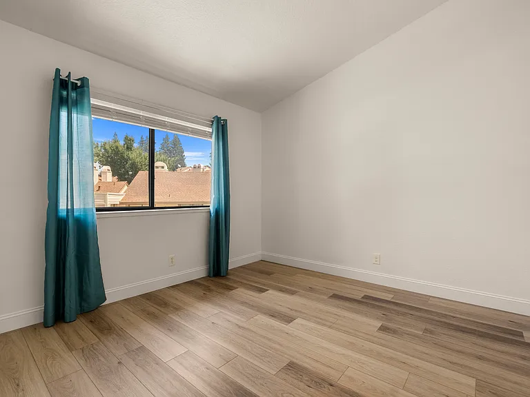 5607 Walnut Ave #9 — Photo 21