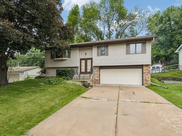 302 Logan Ave E, West Saint Paul, MN 55118