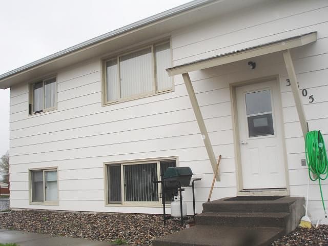 1st image of 3305 Driftwood Ln APT 2