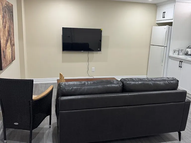 66 Inglewood Pl #BASEMENT — Photo 7