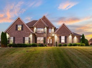 1020 Luxborough Dr, Hendersonville, TN 37075