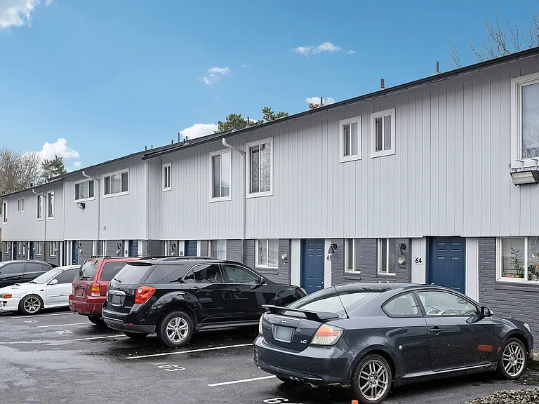 Alturas Vose Townhomes — Photo 33