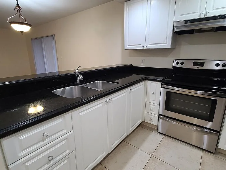 1547 Lake Crystal Dr #A — Photo 4