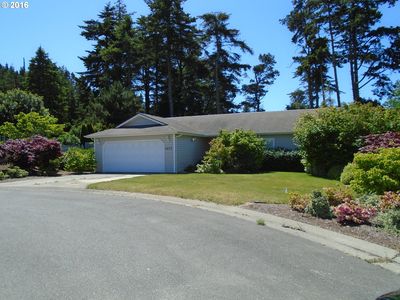 1077 Pirates Ct, Coos Bay, OR, 97420