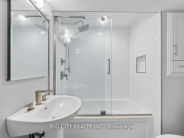 18 Wexford Blvd #2 — Photo 9
