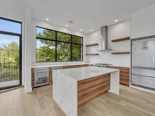 610 N Oak Cliff Blvd #301, Dallas, TX 75208