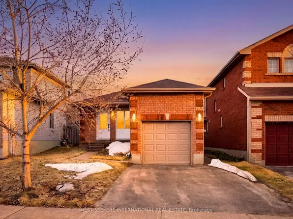 27 Athabaska Rd, Barrie, ON L4N 8C9