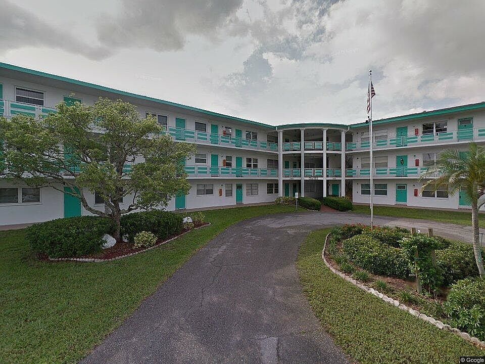 1st image of 1900 59th Ave N APT 104