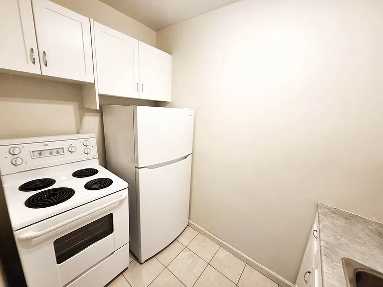 1162 Memorial Dr NW #104 — Photo 6