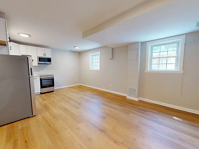 706 N Cleveland St — Photo 2