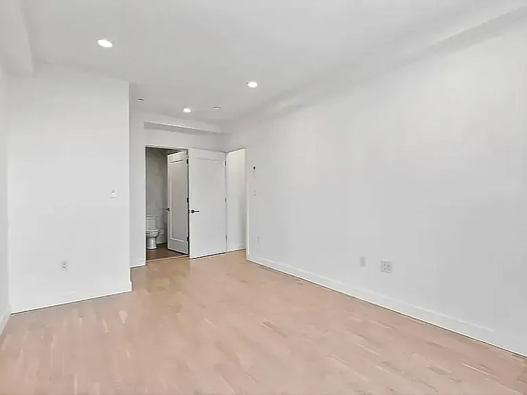 2600 7th Ave #6B — Photo 14