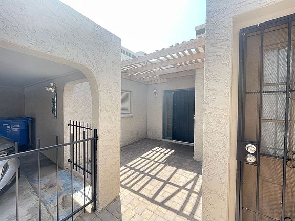 2nd image of 1019 E Cochise Dr