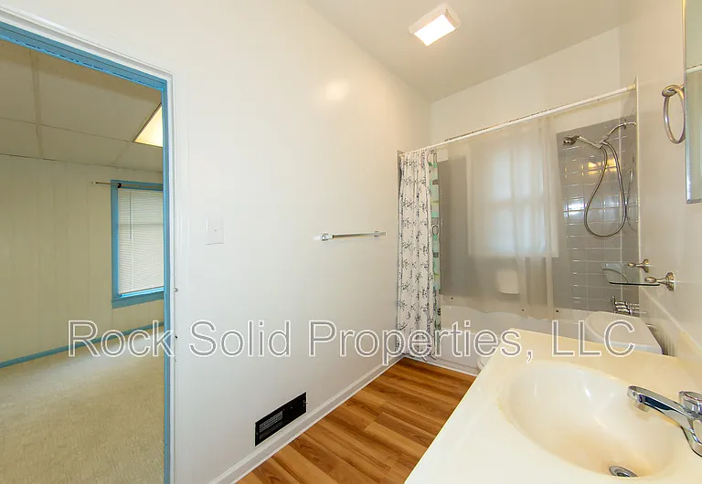 1216 Talbot Ct — Photo 16