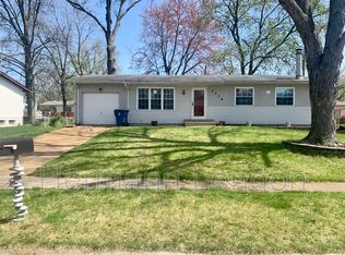 2558 Carousel Ct, Florissant, MO