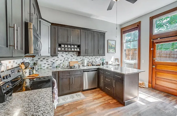 1 bed, 776 sqft, $1,400 — Photo 3