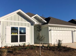 40 Siesta Cir, Freeport, FL 32439
