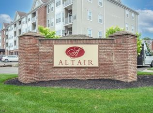 142 Cory Ln #142, Elmwood Park, NJ 07407