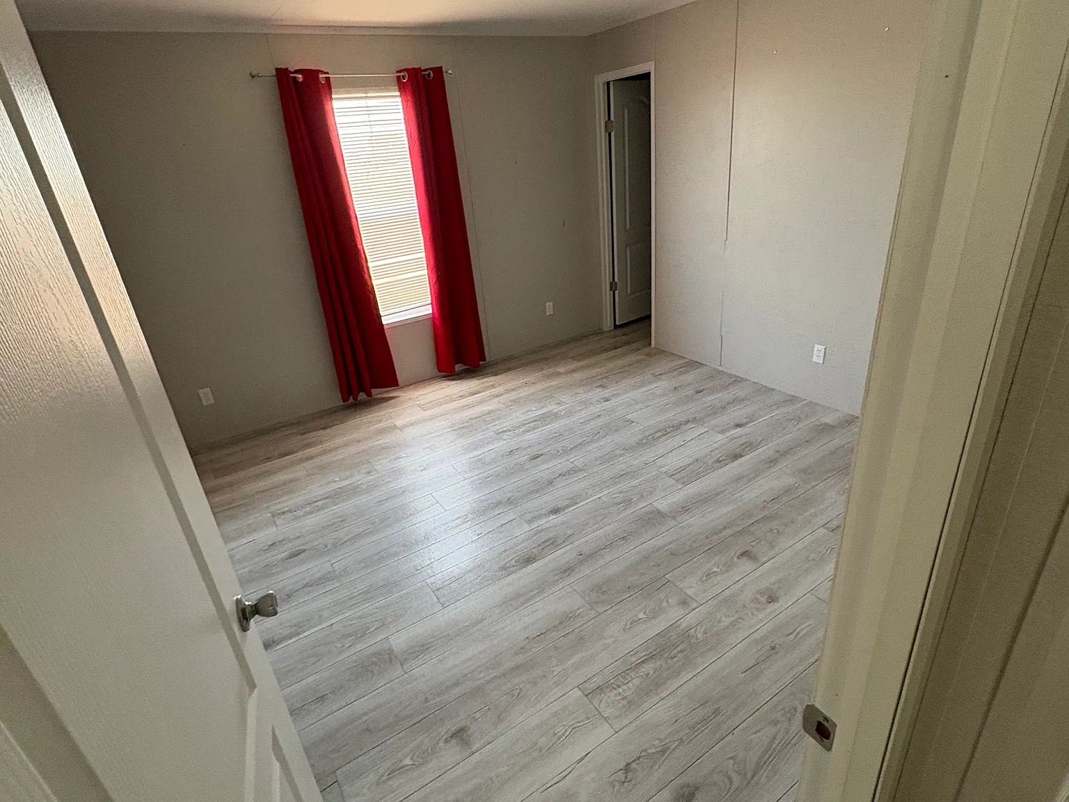 3 bed, 1280 sqft, $2,000 — Photo 4