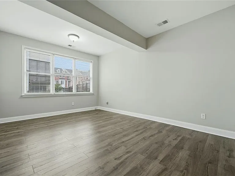 319 Creekbank Way SE — Photo 31