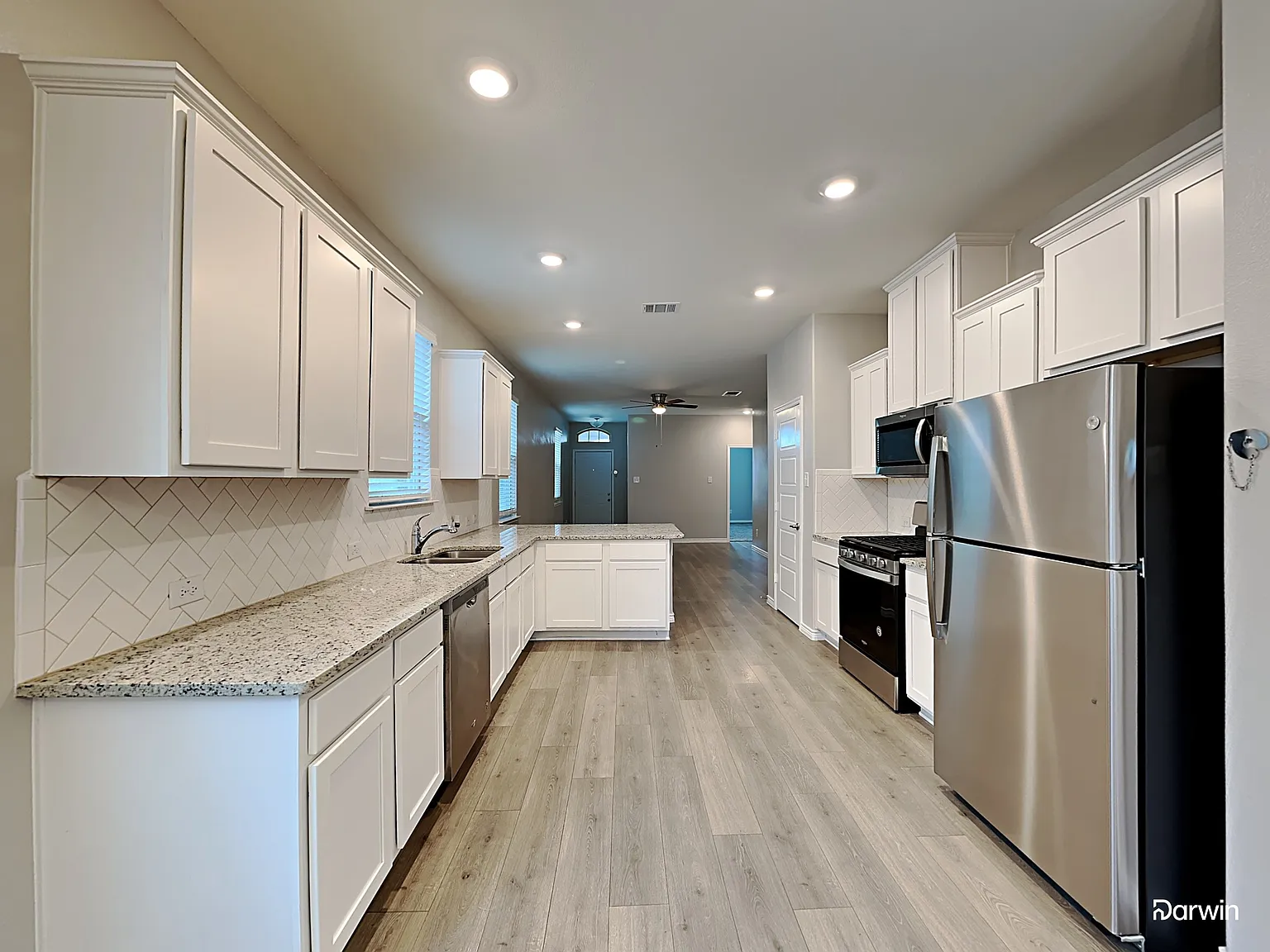 3 bed, 2.0 bath, 1523 sqft, $2,105 — Photo 3