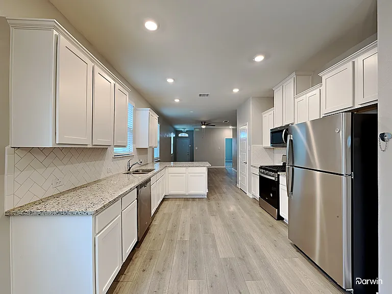 2337 Larimar Dr — Photo 3