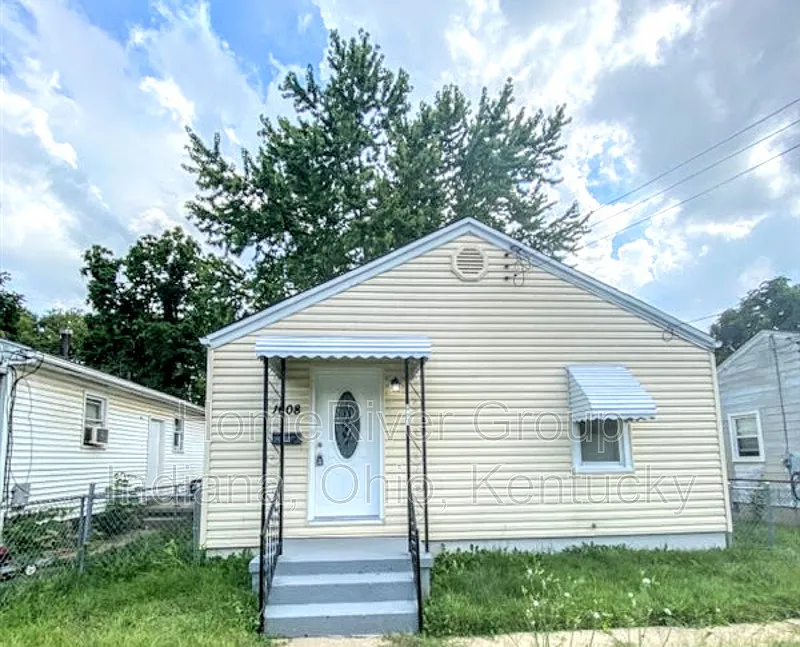 1608 Meadow Ave photo 1