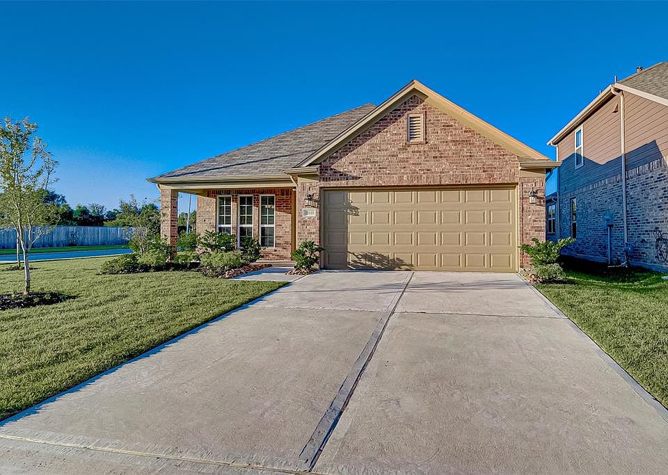 Welcome home! Beautiful curb appeal on a corner lot!