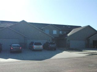 706 Cressman Trl, Hartford, SD 57033