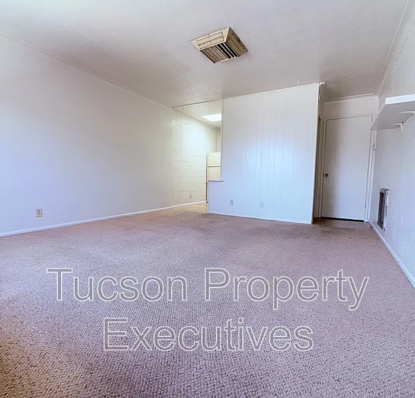 802 N Alvernon Way #C — Photo 6