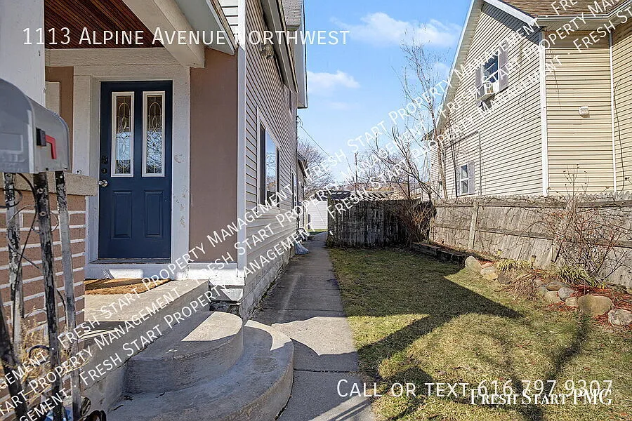 Spacious 5-Bed Home with 2.5 Baths — Photo 4