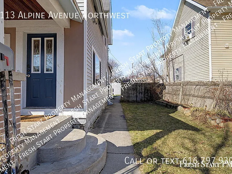 1113 Alpine Ave NW — Photo 4