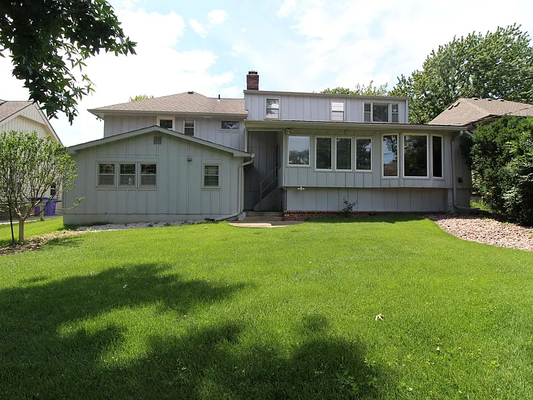 9913 Perry Dr — Photo 33