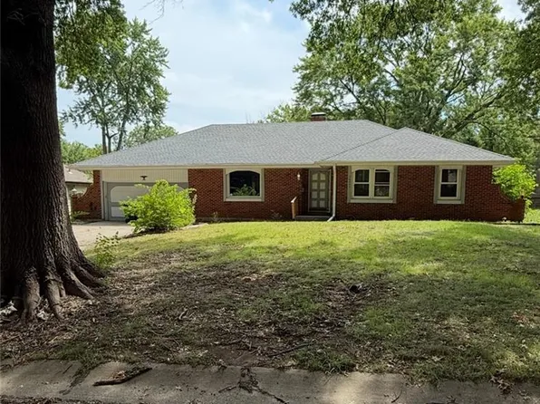 10437 Grand Ave, Kansas City, MO 64131