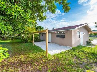 127 NW 13th Ave, Dania, FL 33004