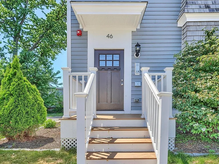 46 Port Norfolk St #1 — Photo 2