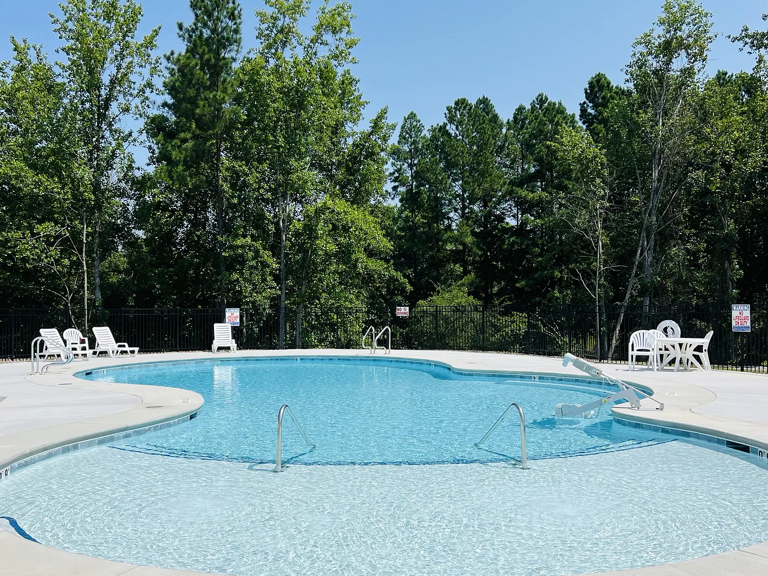 4 bed, 2144 sqft, $2,595 — Photo 3