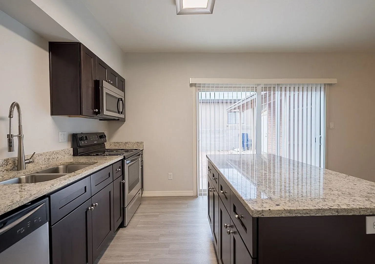 1429 & 1431 N. Highland Ave. Unit #1429 — Photo 3
