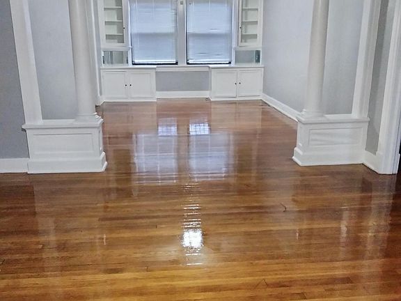 2nd image of 4201 Holmes St