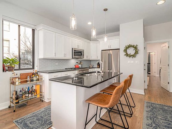 3rd image of 3839 N Ashland Ave APT 1