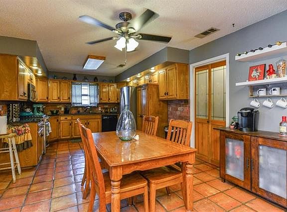 5th image of 6001 Pleasant Hill Ct