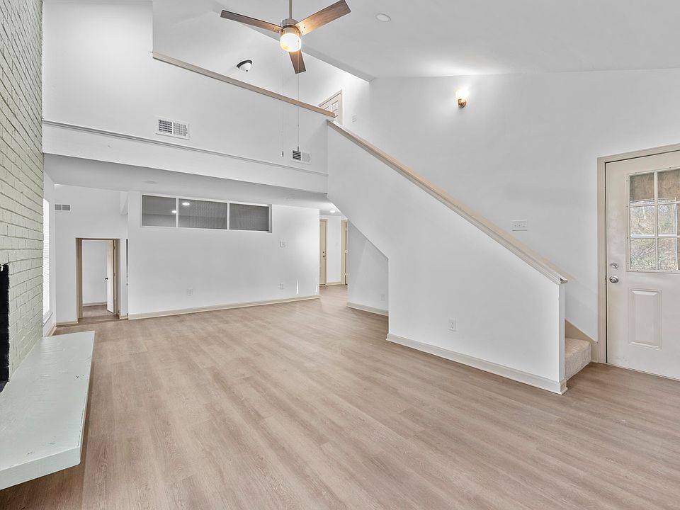 1st image of 2341 Daywood Ave