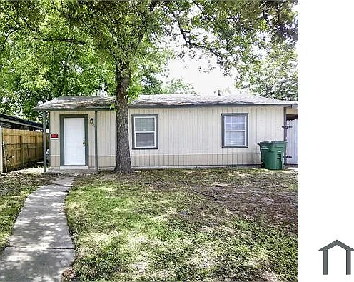754 W Southcross Blvd — Photo 1
