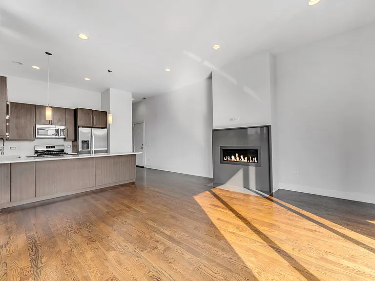2353 N Seeley Ave #3S — Photo 7